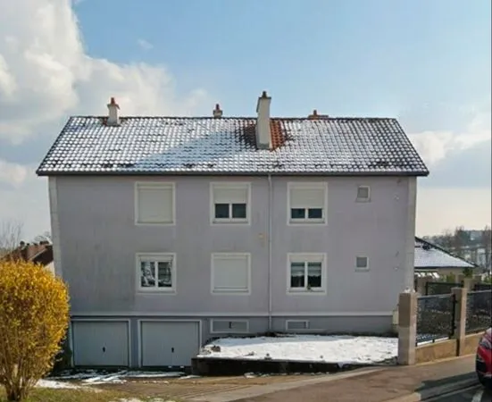 Maison bi famille appartement de 100m2 avec garage cave et jardin individuel 