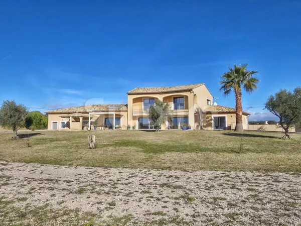 Villa d'architecte au calme et sans vis-à-vis. 