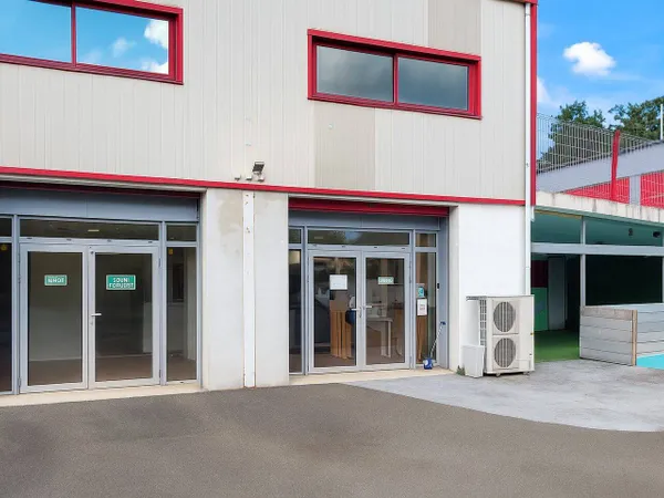 Local commercial 340 m² 