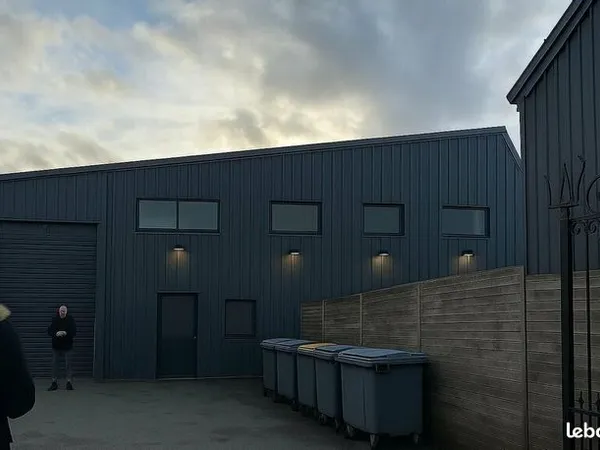 Local commercial 870 m² 