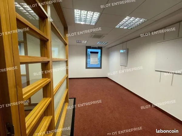 Bureaux 70 m² 