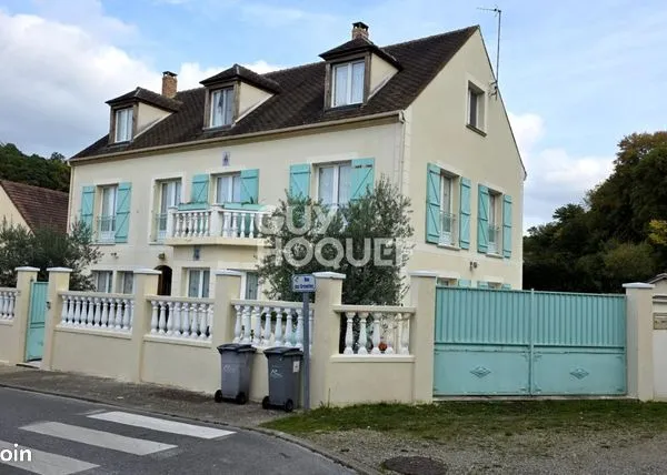 Maison 12 pièces 275 m² 