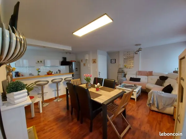 Appartement duplex 3 pièces de 65 m² meublé et équipé 