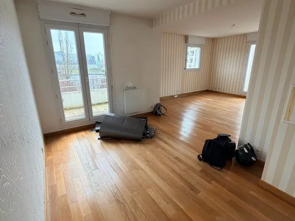 Grand T3 avec Balcon vue Lac sans vis à vis 
