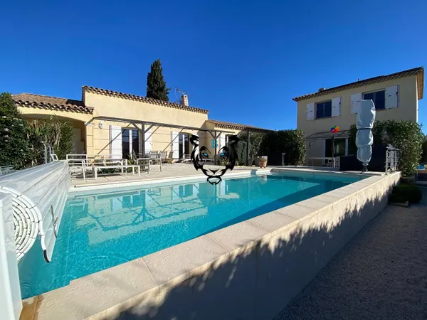 Maison 10 pièces 251 m² 