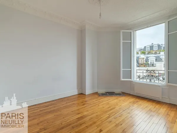 PUTEAUX - MAIRIE - APPARTEMENT 3 PIECES - VUE DÉGAGÉE 