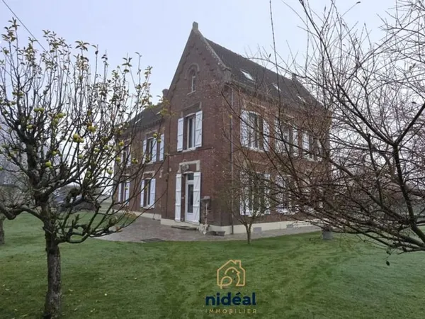 Propriété 12 pièces 283 m² 