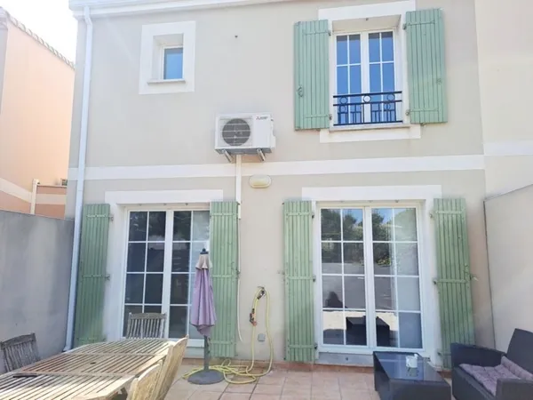 Maison de 4 pièces principales 
