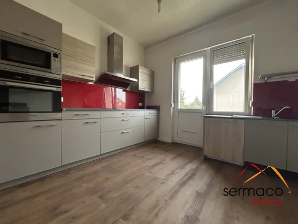 Quartier Neunkirch très bel appartement au 1er étage 