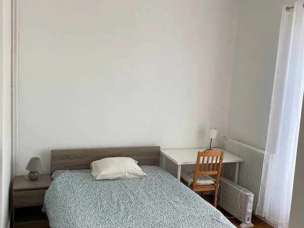 Chambre meublée - Ville la Grand 
