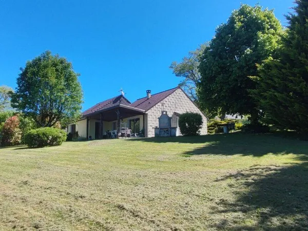 Maison de plain-pied 5 pièces 92 m² 
