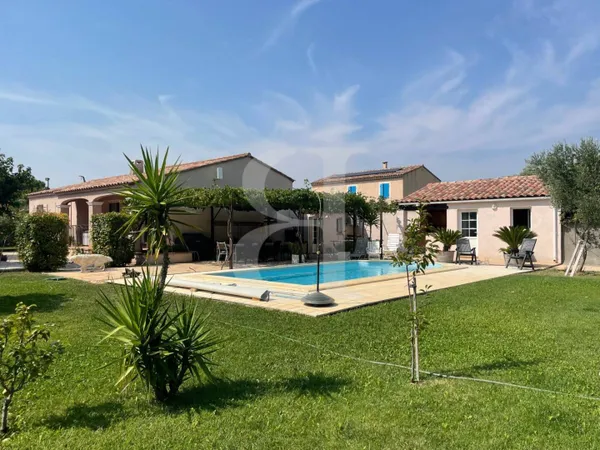 Maison de plain-pied 5 pièces 117 m² 