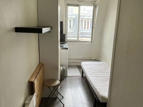 Studio 1 pièce 9 m² 
