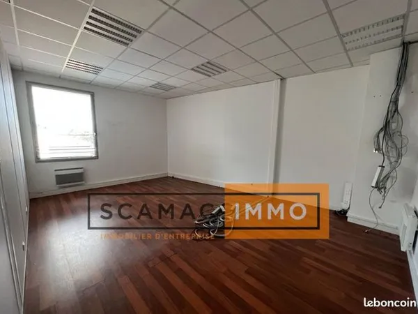Bureau 103 m² 