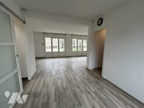 Appartement 6 pièces 93 m² 