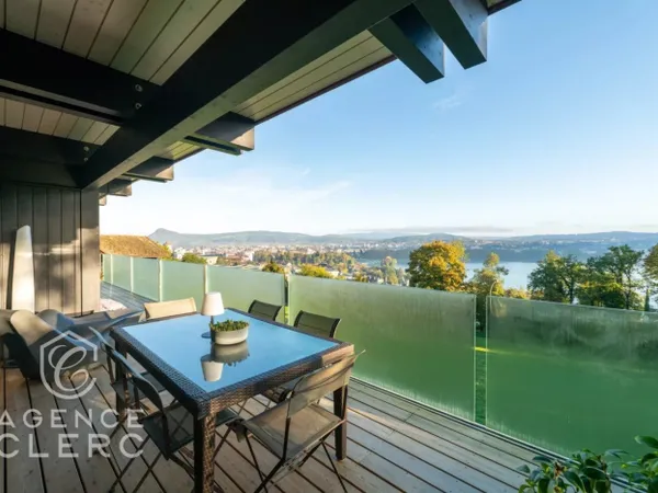 Annecy, villa contemporaine avec vue panoramique sur le lac 