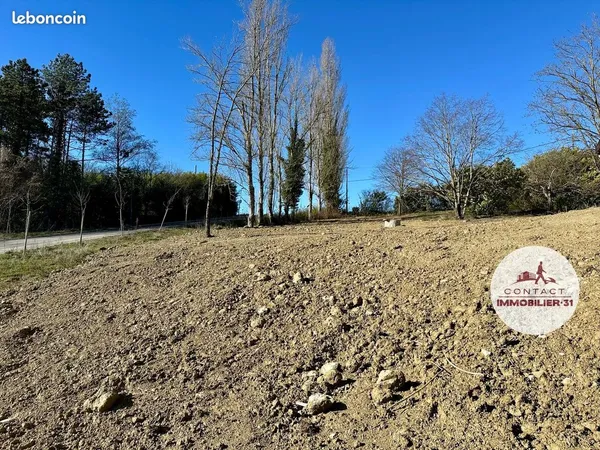 Terrain 1470 m² Clermont-le-Fort 