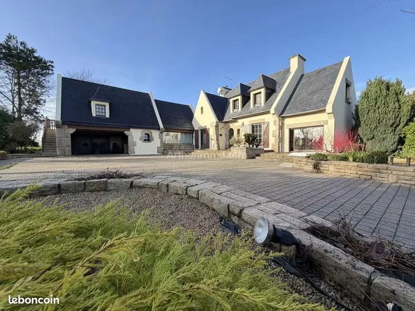 Propriété 10 pièces 165 m² 