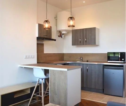 Studio rénové de 22m2 meublé 