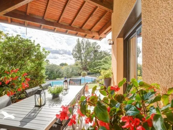 Villa de 7 pièces principales 