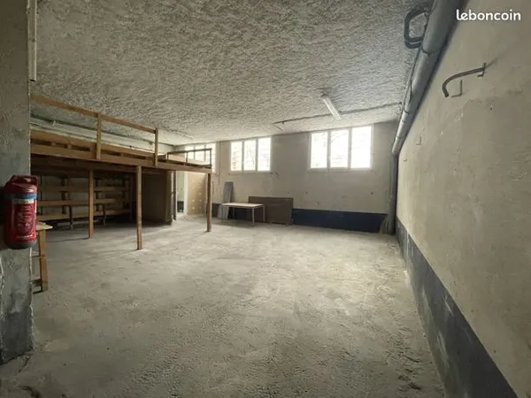 Local commercial 255 m² 