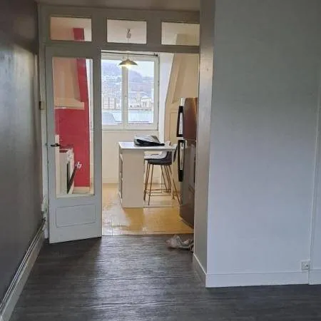 Studio 1 pièce 35 m² 