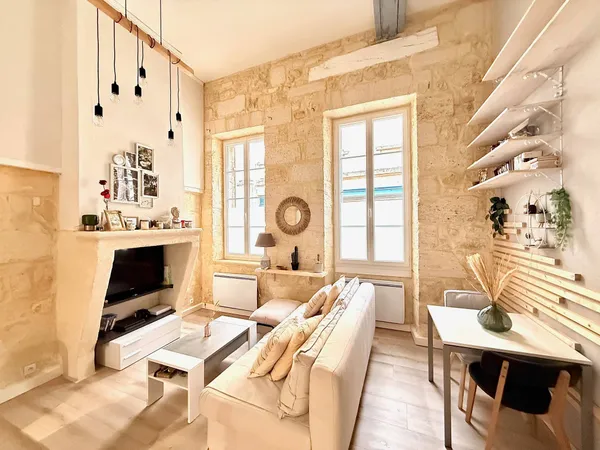 Appartement duplex 2 pièces rénové - patio - BORDEAUX CHARTRONS 