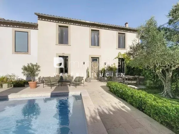 Maison 7 pièces 220 m² 