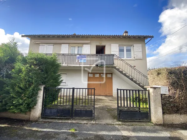 AGREABLE MAISON DE VILLE DANS UN QUARTIER CALME 