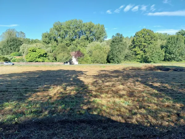 CHANCELADE Terrain plat et constructible 1700 m2 
