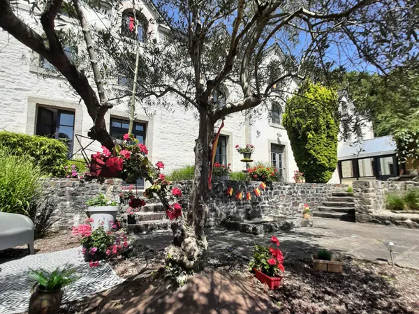Au port de Dinan : Appartement meublé avec terrasses et sa vue Rance ! 