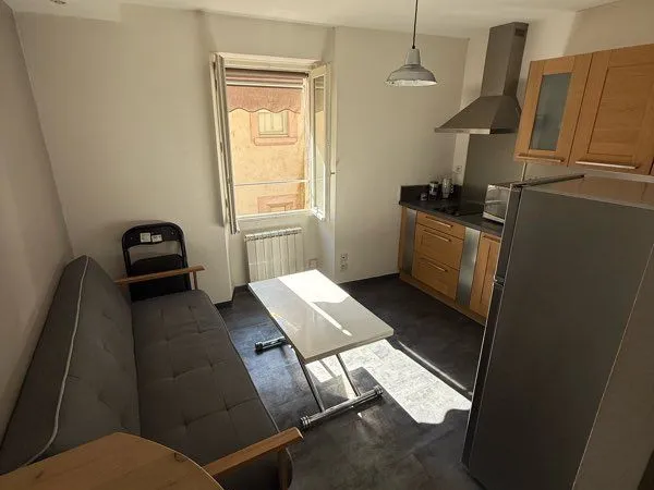 Charmant petit appartement de 28m2 type T2 - Hyper centre - Refait à neuf 