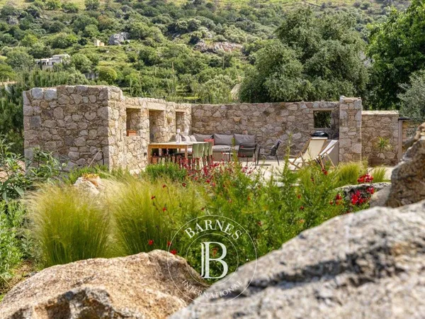 Pigna, villa d'architecte, 4 chambres, vue village et montagne 