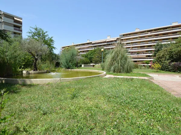 Studio 1 pièce 17 m² 