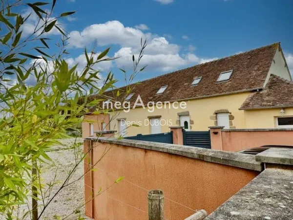 Ferrmette 4 chambres et double garage 