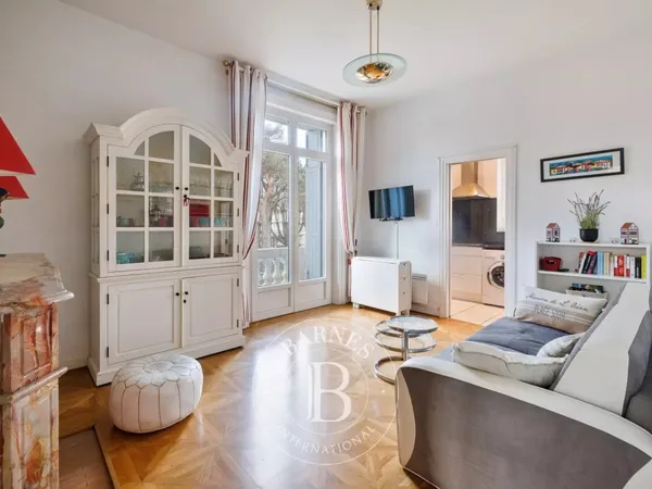 SAINT JEAN DE LUZ, BEL APPARTEMENT DE 55 M² AVEC 3 BALCONS ET PARKING 