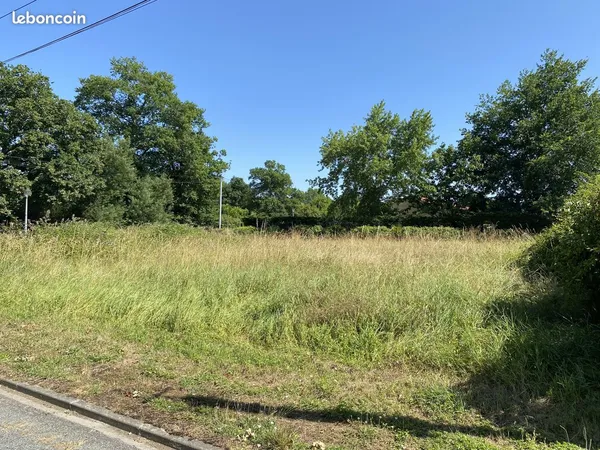 Terrain 798 m² Montpon-Ménestérol 