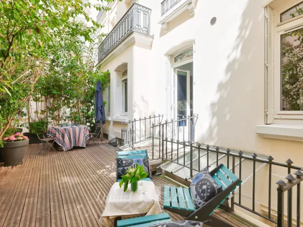 Paris VIIe - Quartier des antiquaires, terrasse, 4 chambres en s 
