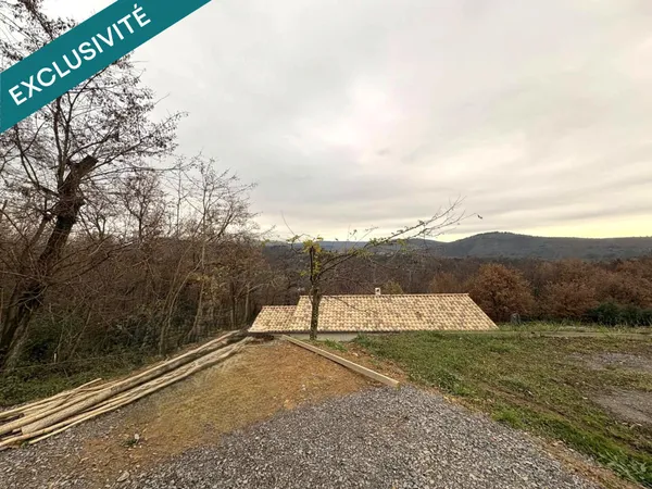 Terrain constructible avec vue montagne 