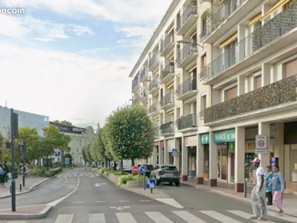 Local commercial 93 m² 
