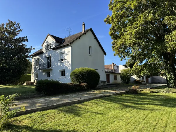 RARE ET EXCEPTIONNELLE MAISON DE 20 PIECES 