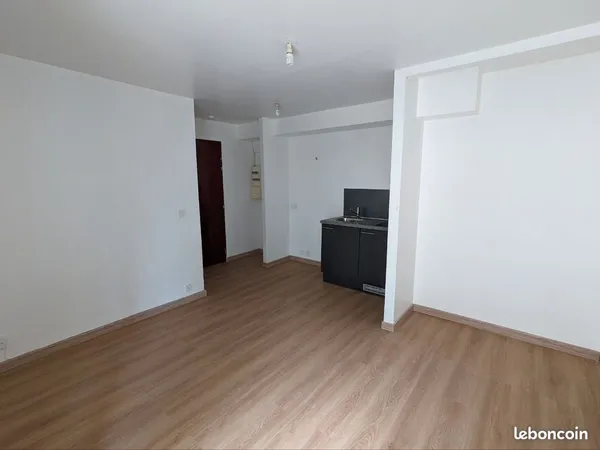 Studio 23 m² + Terrasse + Parking sécurisé 