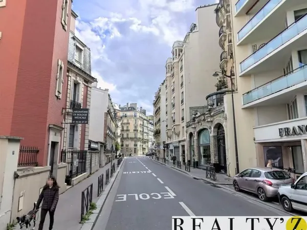 Local commercial 564 m² 