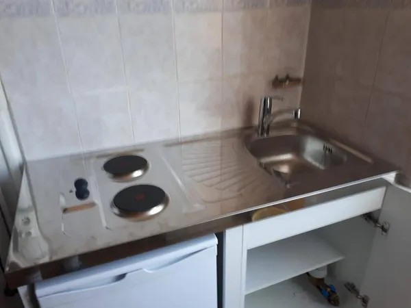 Studio 1 pièce 13 m² 