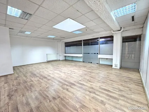 Boutique 215 m² 