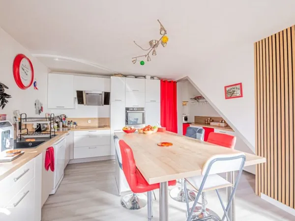 Maison en pierre de 5 pièces principales 