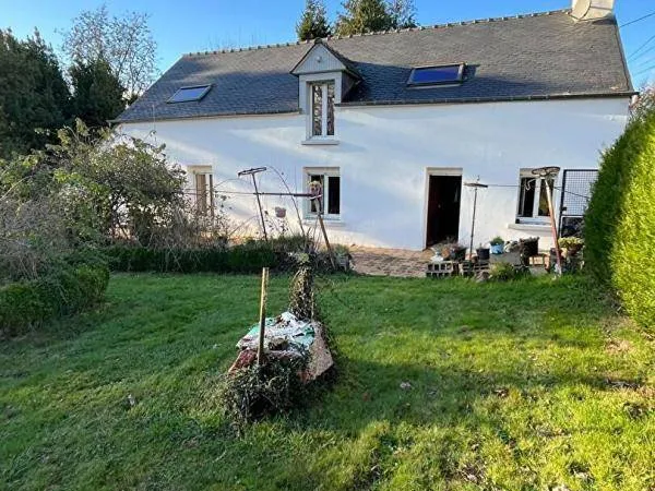 Vends maison située en campagne - 108.96m² - 5 pièces, 4 chambres - Forges De Lanouee 56120 