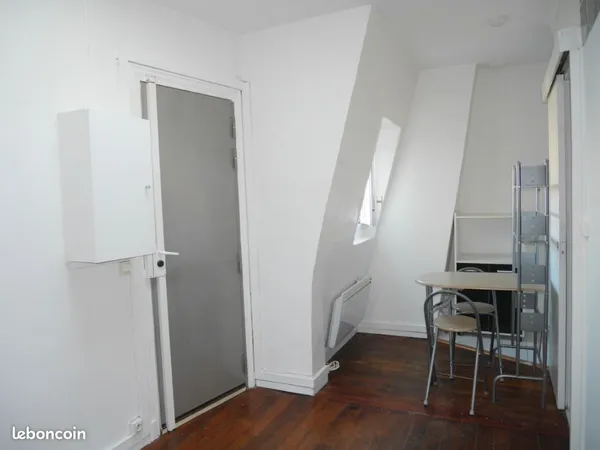Studio 1 pièce 14 m² 