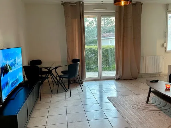 Appartement meublé - Rdc - Résidence sécurisée 