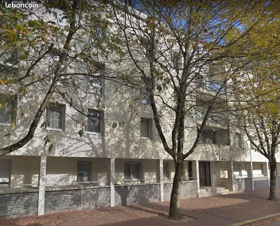 Studio 1 pièce 31 m² 